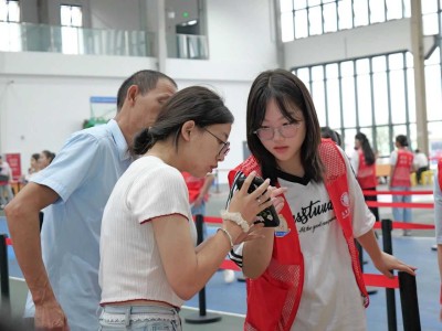 “遂”心所愿，新程共赴丨“雨”你相遇好幸运！雨再大，也浇不灭青春的热度！