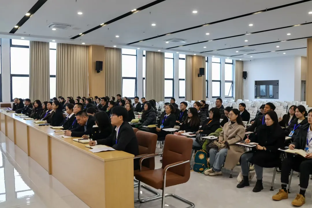 深入学习贯彻全国职业教育大会精神，推动学校高质量发展——遂宁职业学院召开全体党员大会